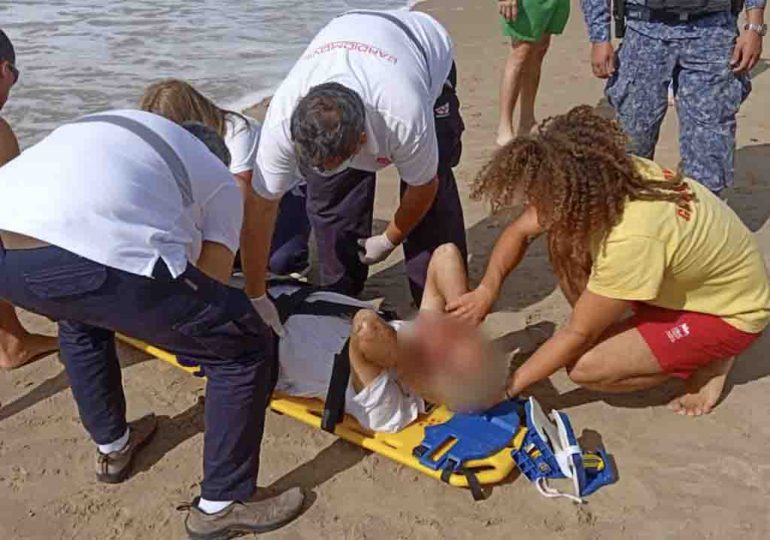 Guardavidas asistieron a un hombre de 75 años que se accidentó en la Parada 18 de la Playa Brava