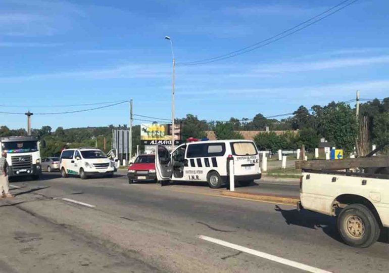 Choque entre patrullero policial y una camioneta en Pan de Azúcar