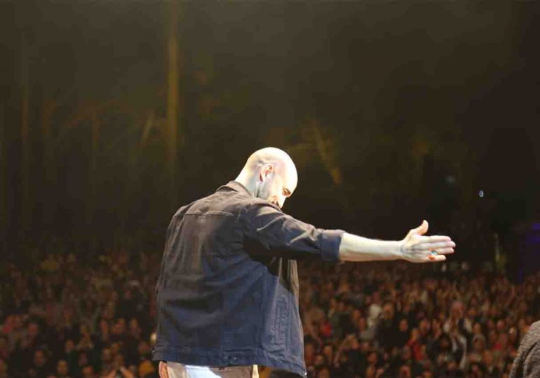 Un mar de gente coronó el cierre de temporada con show gratuito de Abel Pintos en la Zona Jóven de El Placer