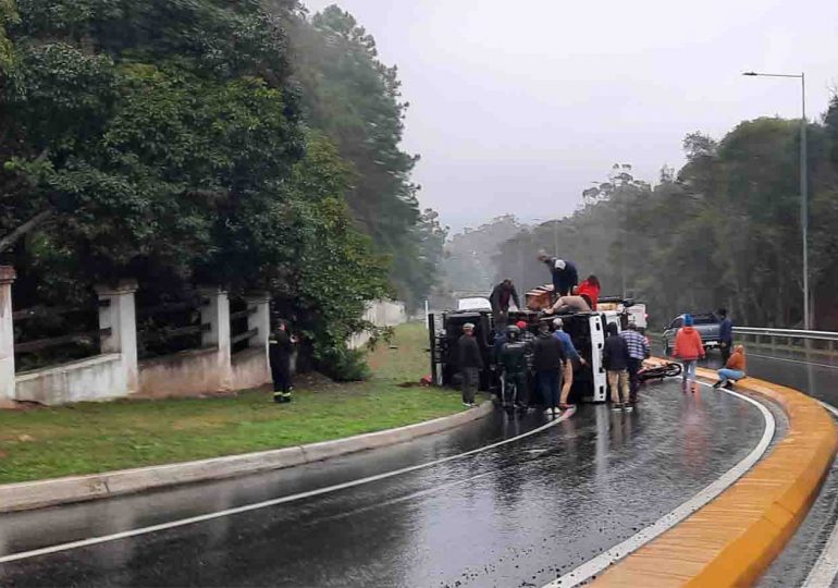 Siniestro de tránsito en Avenida Lussich antes de llegar al Arboretum