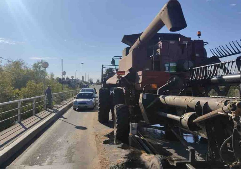 Maquinaria interrumpe el tránsito de entrada a Pan de Azúcar