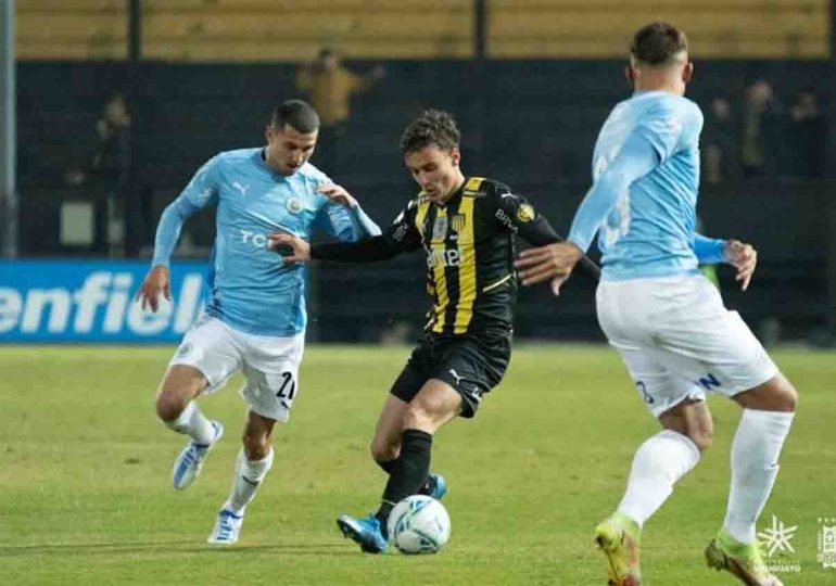 Torque le ganó 2-1 a Peñarol en el Estadio Campeón del Siglo