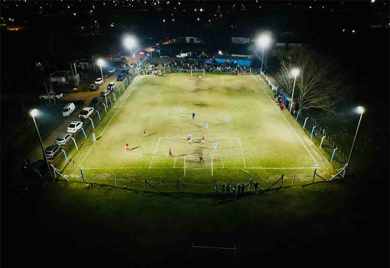 Se inauguró nueva iluminación en cancha del Club Victoria