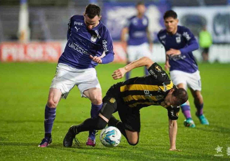 Peñarol derrotó 3-2 a Defensor Sporting en el estadio Luis Franzini 