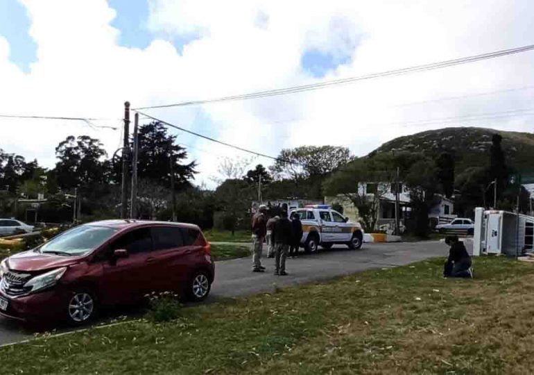 Choque entre un auto y una camioneta en Piriápolis