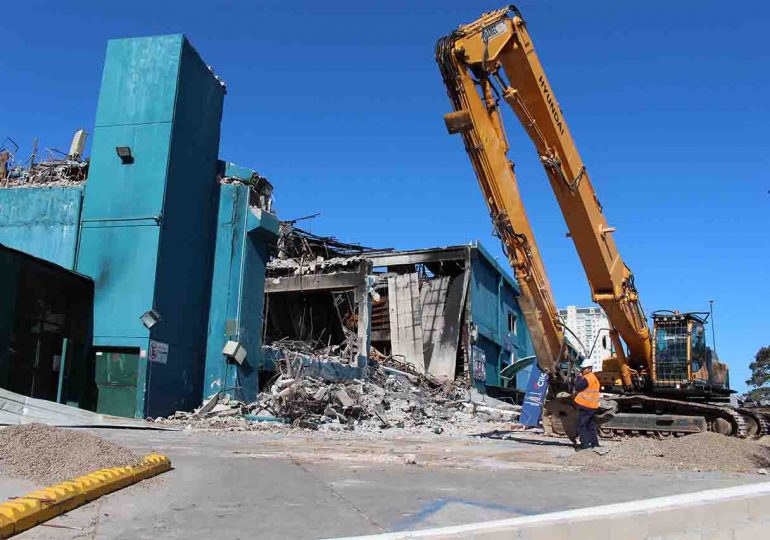 Comenzó la demolición de 4200 metros cuadrados de Punta Shopping tras diagnóstico de sectores afectados