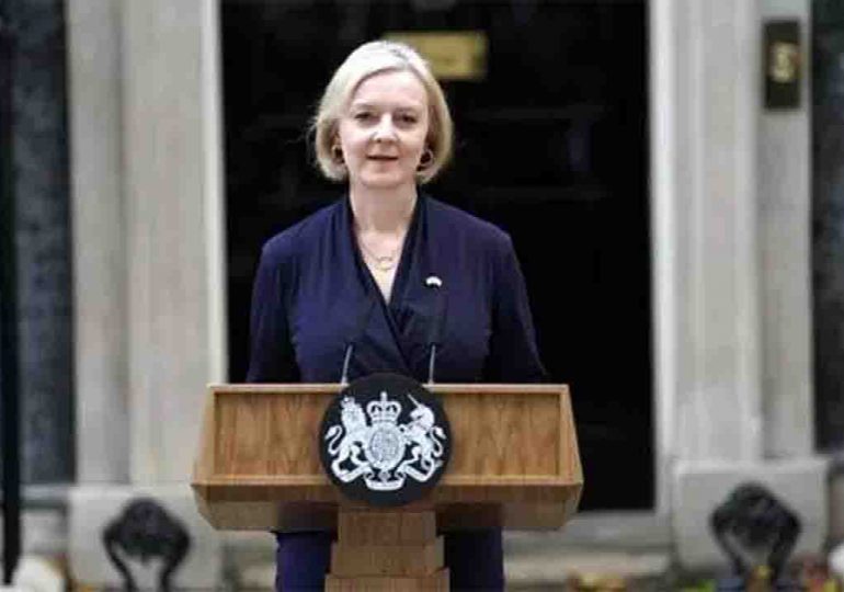 La primera ministra británica Liz Truss anunció su renuncia al cargo menos de dos meses después de asumirlo