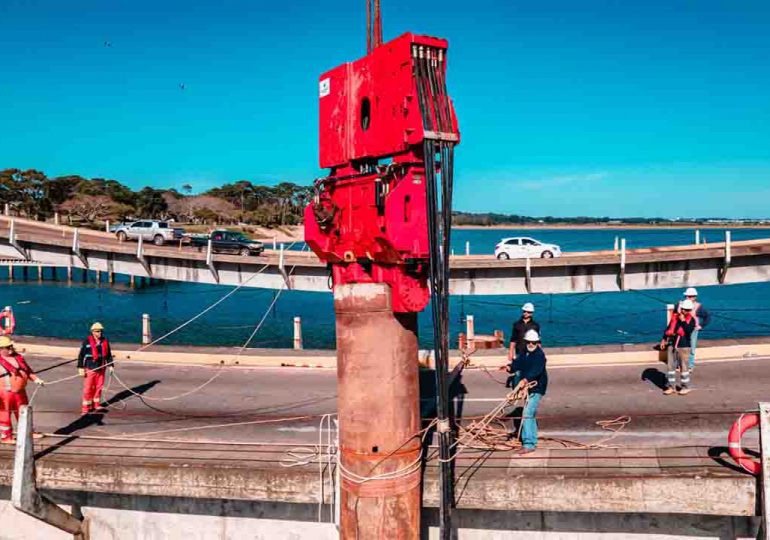 Colocaron tercer pilote en Puente 2 de la Barra y la IDM instalará sistemas de control de velocidad y cargas sobre el Puente 1