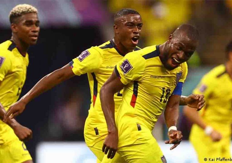 Ecuador le ganó 2-0 a Qatar en su debut en el Mundial