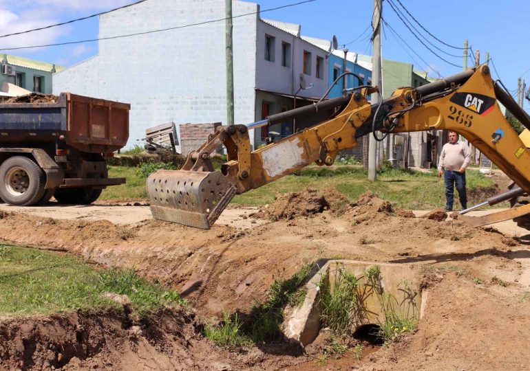 Trabajan en pluviales de Gabriel Pereira y mejoran Pérez Castellanos