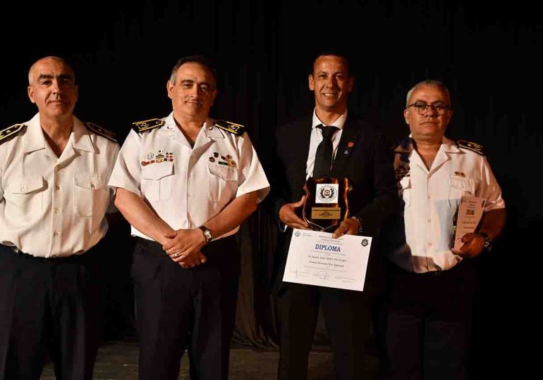 En el Día de la Policía | Reconocimiento a efectivos policiales y particulares destacados