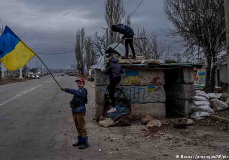 Ucrania reporta cámaras de tortura para menores en Jersón