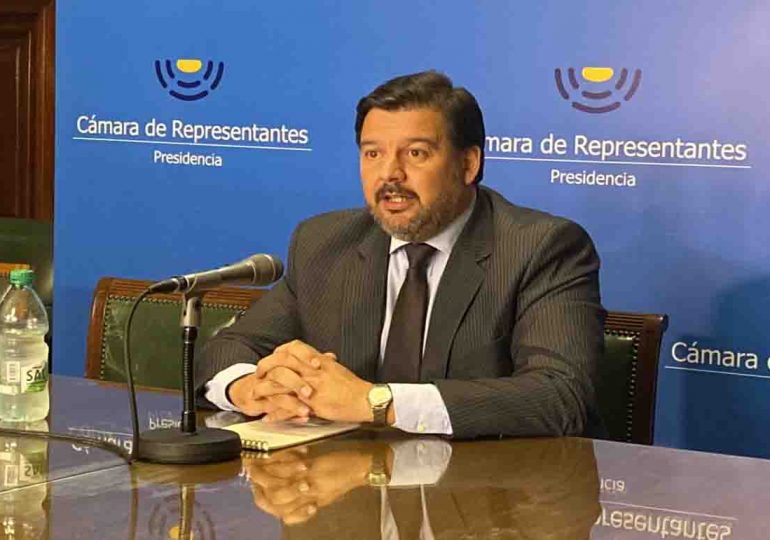 Adrián Peña renunció al Ministerio de Ambiente