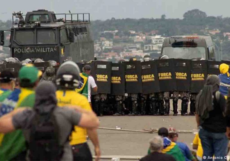 Corte Suprema de Brasil autoriza investigar a Bolsonaro por actos antidemocráticos