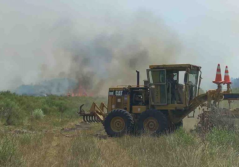 Vialidad Urbana colabora aportando maquinaria para control de incendio en Ruta 9 km 122