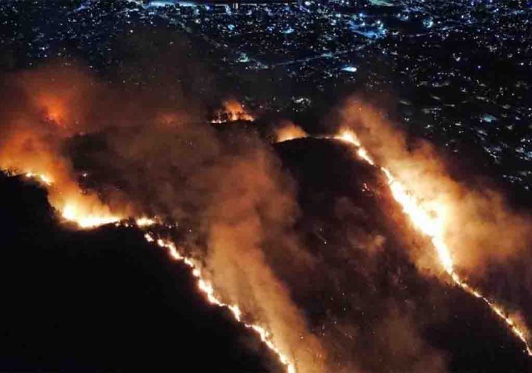 CECOED Maldonado coordina acciones para combatir incendio en Cerro del Toro