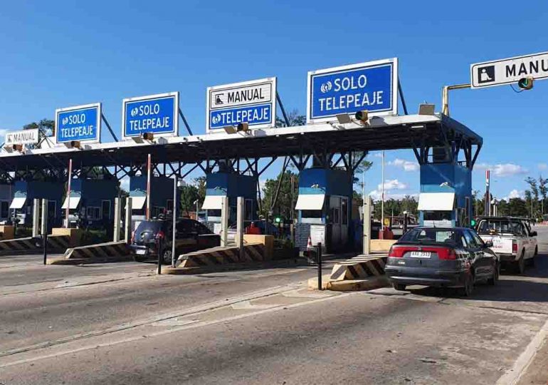 Casi 3000 vehículos por hora pasaron por el peaje Pando