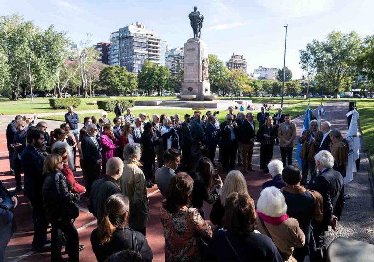 Se inauguró en Buenos Aires busto de Luis Alberto de Herrera