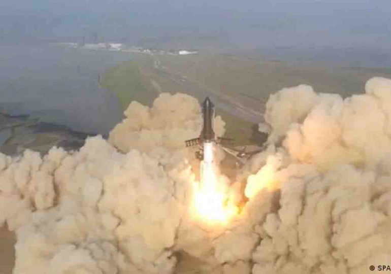 Cohete de Space X explota durante primer vuelo de prueba