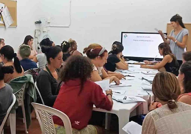 Dirección de Género de la IDM informa sobre los cursos y talleres que se dictan en la Casa de la Mujer