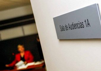 Hombre fue enviado a prisión preventiva por agredir a su pareja y robarle el celular y dinero