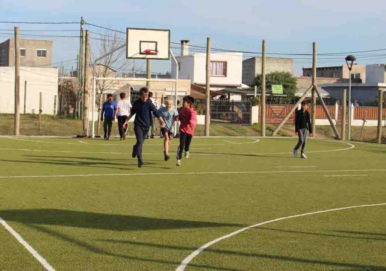 Fomentando el deporte para nuestros niños y jóvenes; creamos 15 canchas de césped sintético