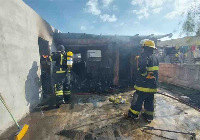 Incendio en Pan de Azúcar deja a una familia sin hogar