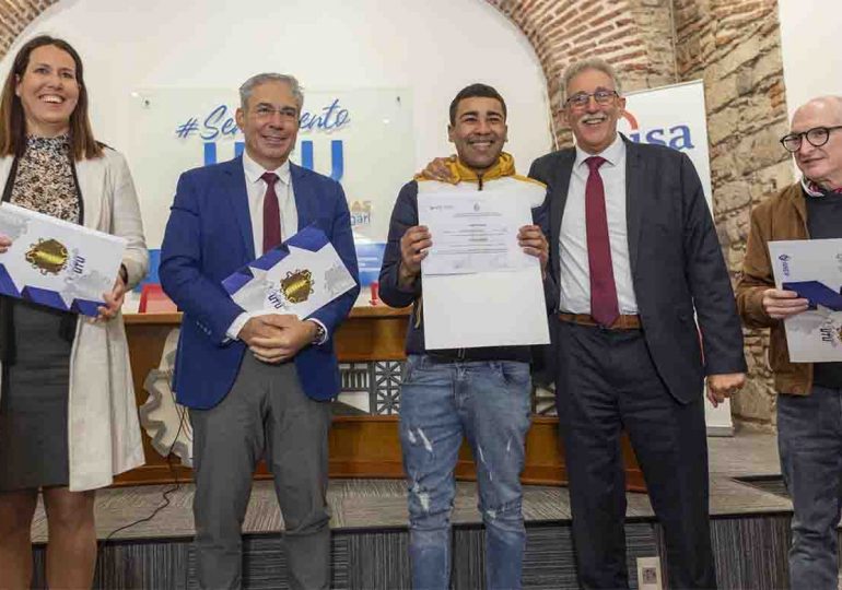 Por primera vez, UTU entregó diplomas a 22 jóvenes del INISA para acreditar conocimientos en el área gastronómica, informativa y estética