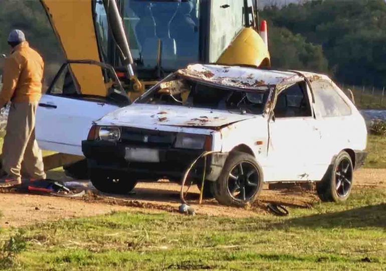 Dos personas pierden la vida al caer su vehículo al arroyo San Carlos