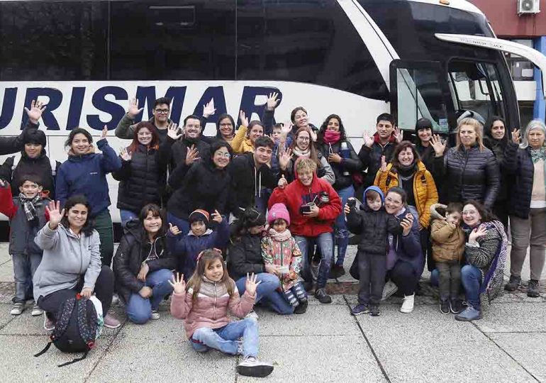 Personas sordas disfrutan por primera vez de un paseo con guías turísticos e interpretación en LSU