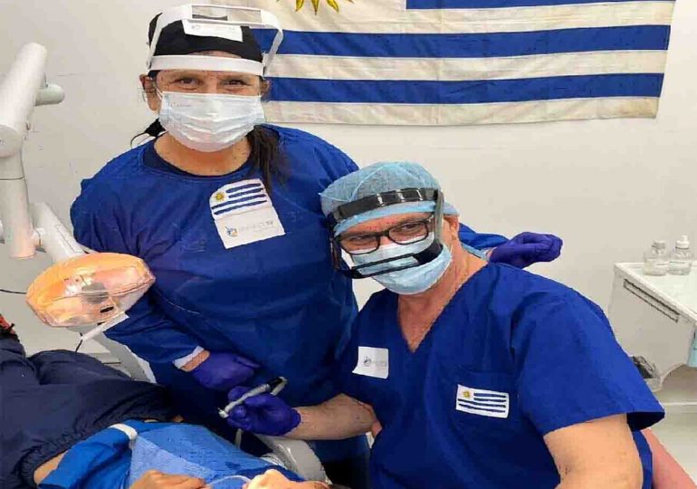 Odontólogos uruguayos brindan atención dental gratuita a personas vulnerables en Maldonado