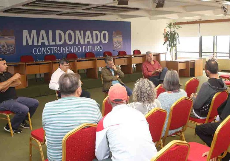 Temporada de verano: Gestión Ambiental se reunió con vendedores ambulantes