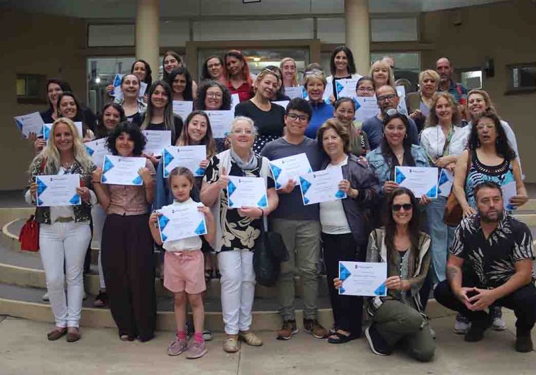 Zona Oeste cerró el taller de Lengua de Señas Uruguaya con gran convocatoria