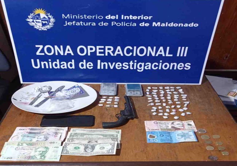 Incautan cocaína y dinero en allanamientos en San Carlos