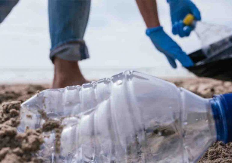 Jornada de recolección de plásticos en Playa Verde