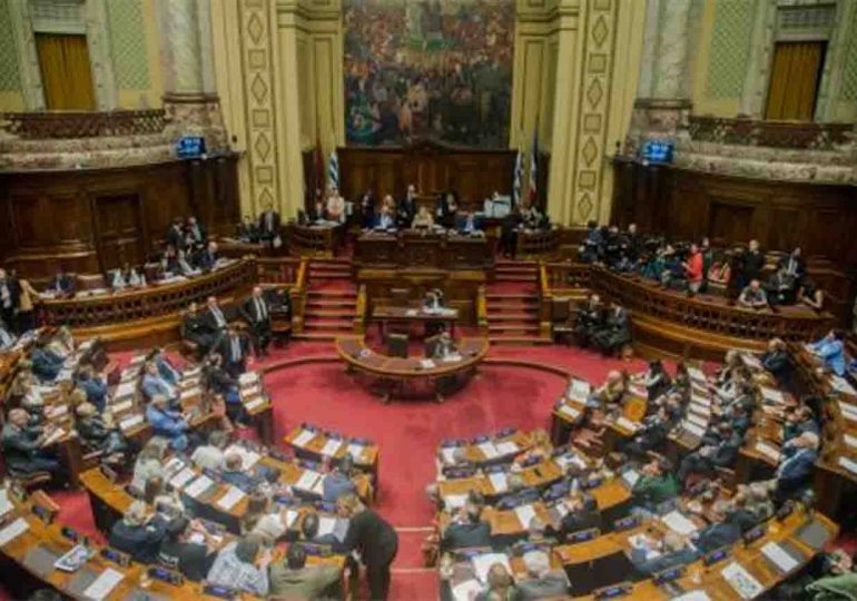 Asamblea General mantuvo veto de Lacalle a la ley para pagar adeudos a extrabajadores de Casa de Galicia