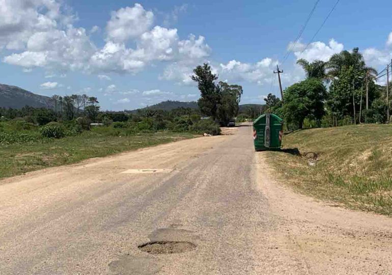 OSE tiene 24 horas para reparar calle Sanabria al fondo