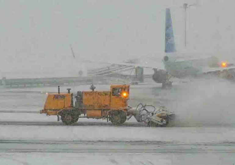 Tormenta de nieve genera caos de transporte en Nueva York