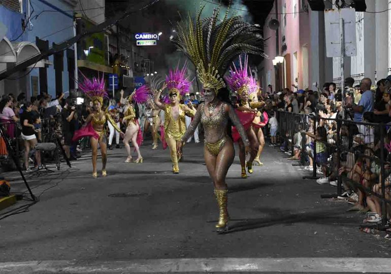 San Carlos vivió y disfrutó una noche de carnaval junto a vecinos y agrupaciones