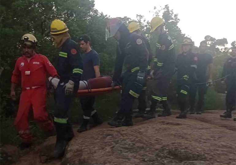 Cinco horas de trabajo para rescatar a mujer accidentada en el Cerro Pan de Azúcar