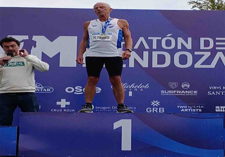 Andrés Figari, del Piria Clock Corre, conquista la Maratón de Mendoza en la categoría +70 años