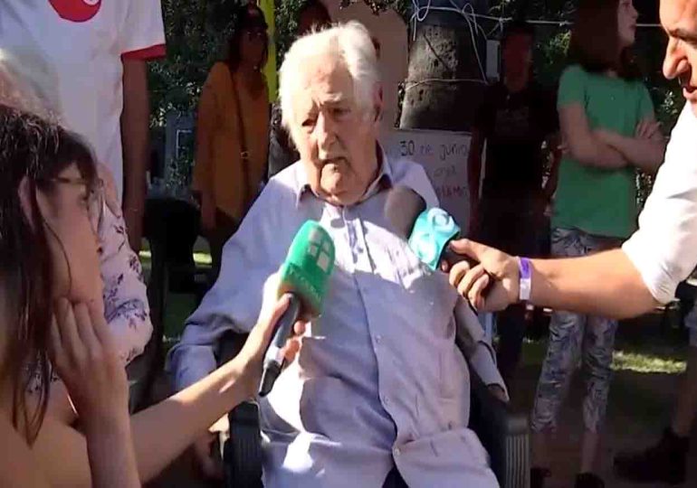 Mujica: en Venezuela parece "pero no juegan a la democracia"