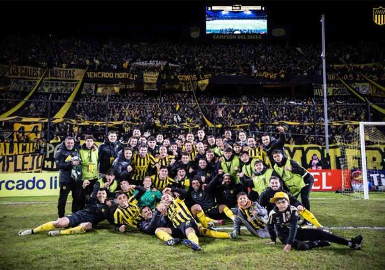 Peñarol venció 2 a 1 a Rosario Central y clasificó a octavos de Copa Libertadores