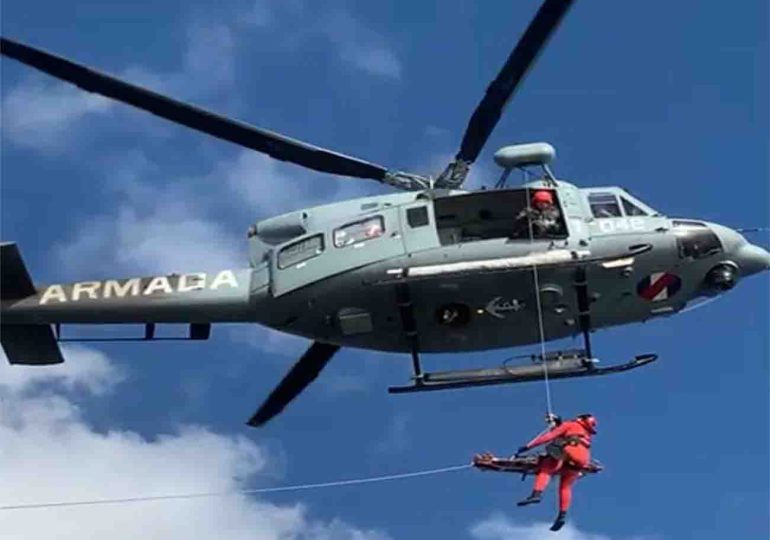 Helicóptero de la Fuerza Aérea rescata a tripulante de buque Coreano a 20 millas de Piriápolis