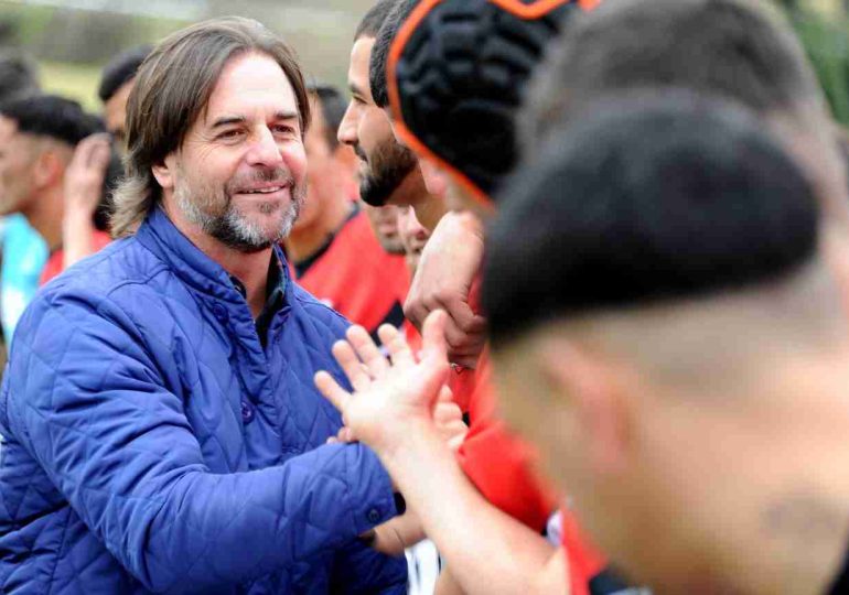 Lacalle Pou presenció encuentro internacional de rugby entre exreclusos en Punta del Este