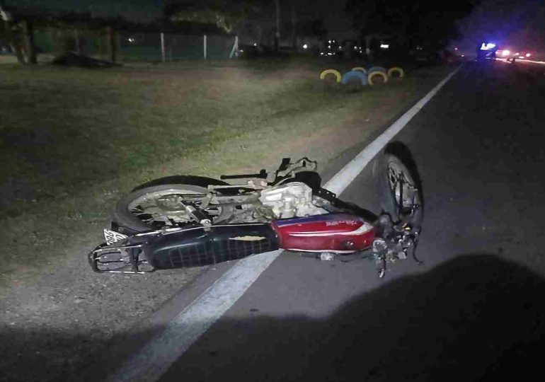 Motociclista fallece tras impactar con un caballo y ser embestido por una camioneta