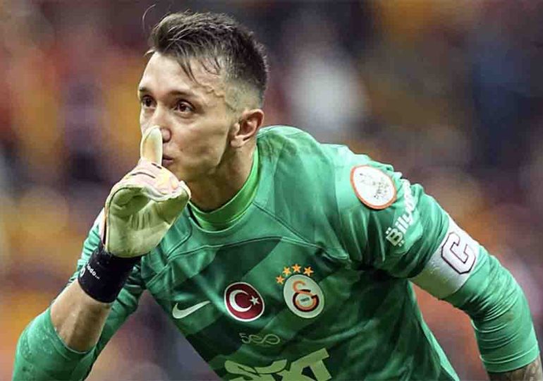 La Junta Departamental de Maldonado aprueba la venta de un tramo de calle a Fernando Muslera