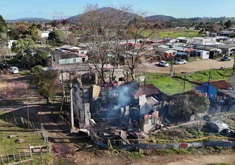 Incendio destruye oficinas de la antigua Estación de AFE en Pan de Azúcar