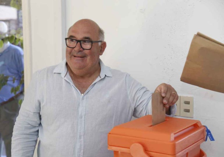 Balotaje 2024 | Miguel Abella elogia el civismo uruguayo y su proceso electoral