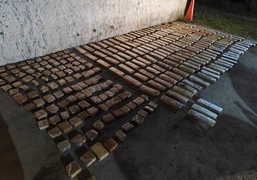 Camioneta con matrícula Paraguaya intervenida en Durazno con 299 paquetes de droga